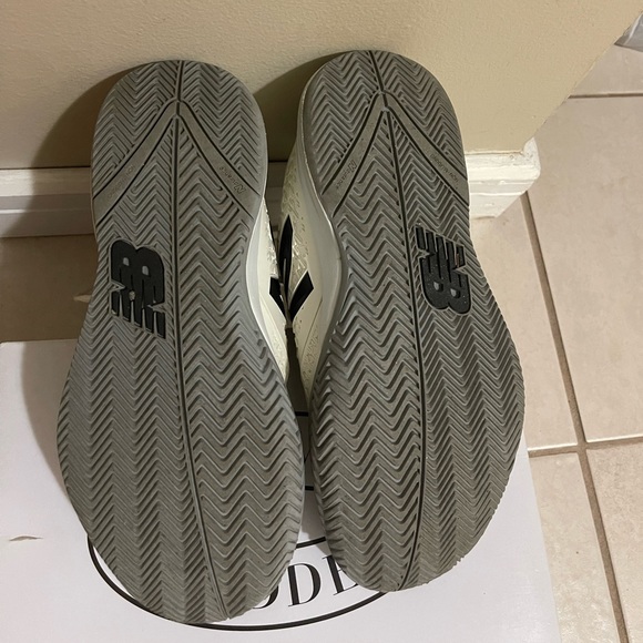 New Balance - Picture 5 of 7